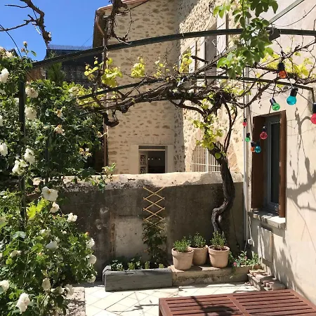 Le Clos De L'apparent 4* Rochegude (Drome)